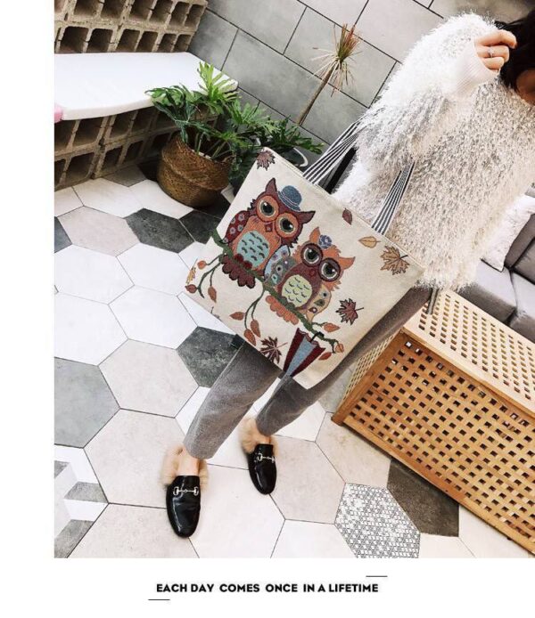 CHARACTER TOTE BAG - Image 2